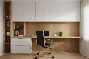 Home office planejado com painel ripado e armários suspensos sob medida - Art Closet